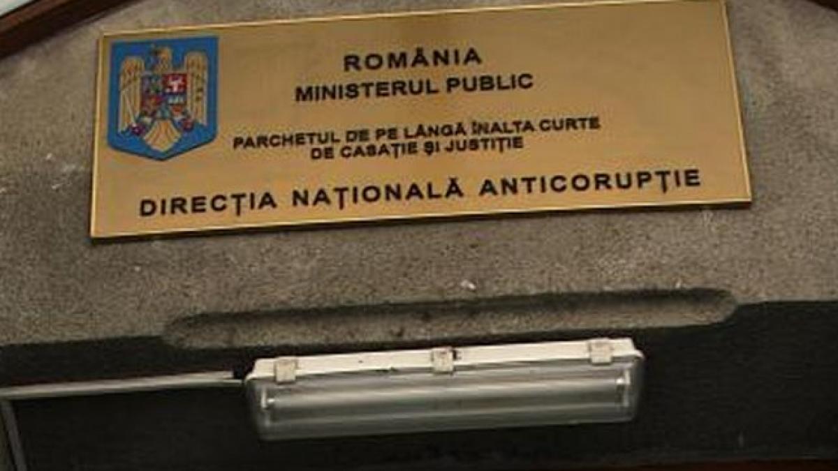 Senatul taie din atribuţiile DNA. Instituţia poate ancheta doar infracţiuni de evaziune fiscală sau înşelătorie cu prejudicii de peste un milion de euro