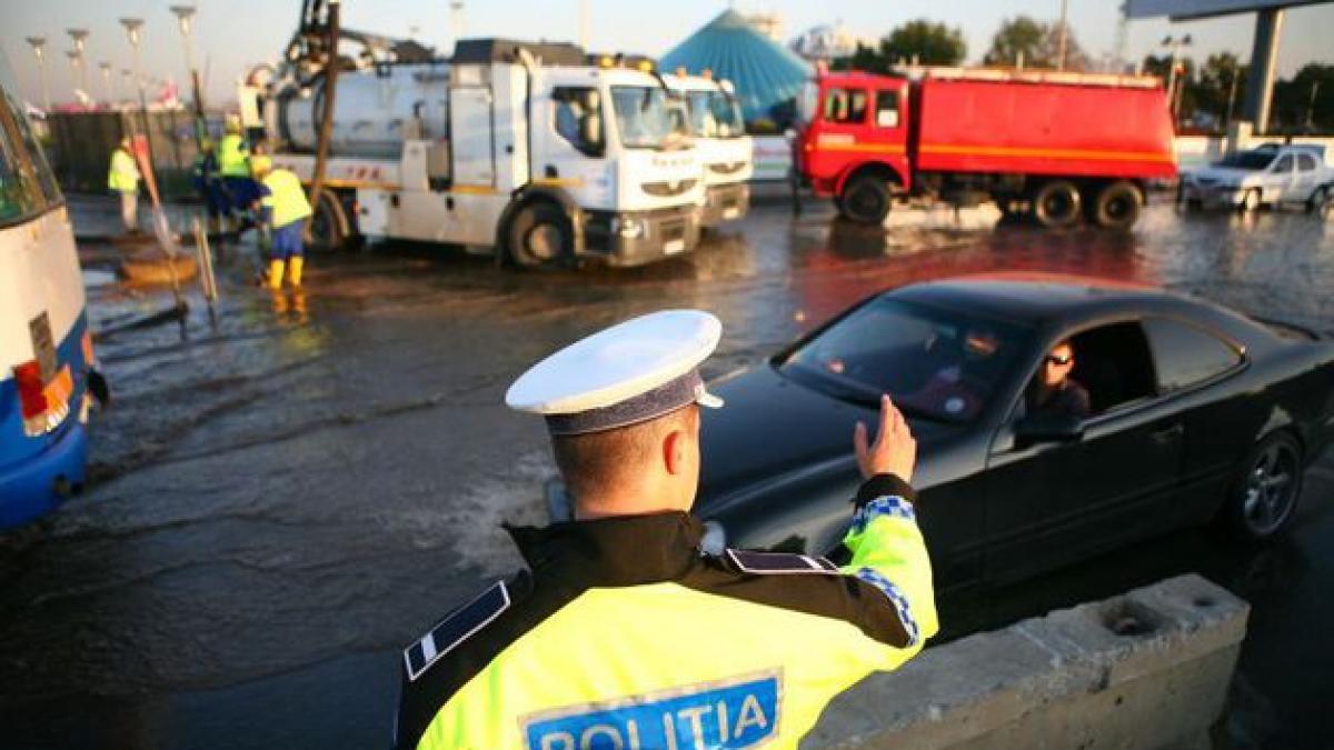 Dorel a comis-o grav de tot. A lăsat jumătate din locuitorii Constanţei FĂRĂ APĂ. A spart conducta magistrală cu excavatorul