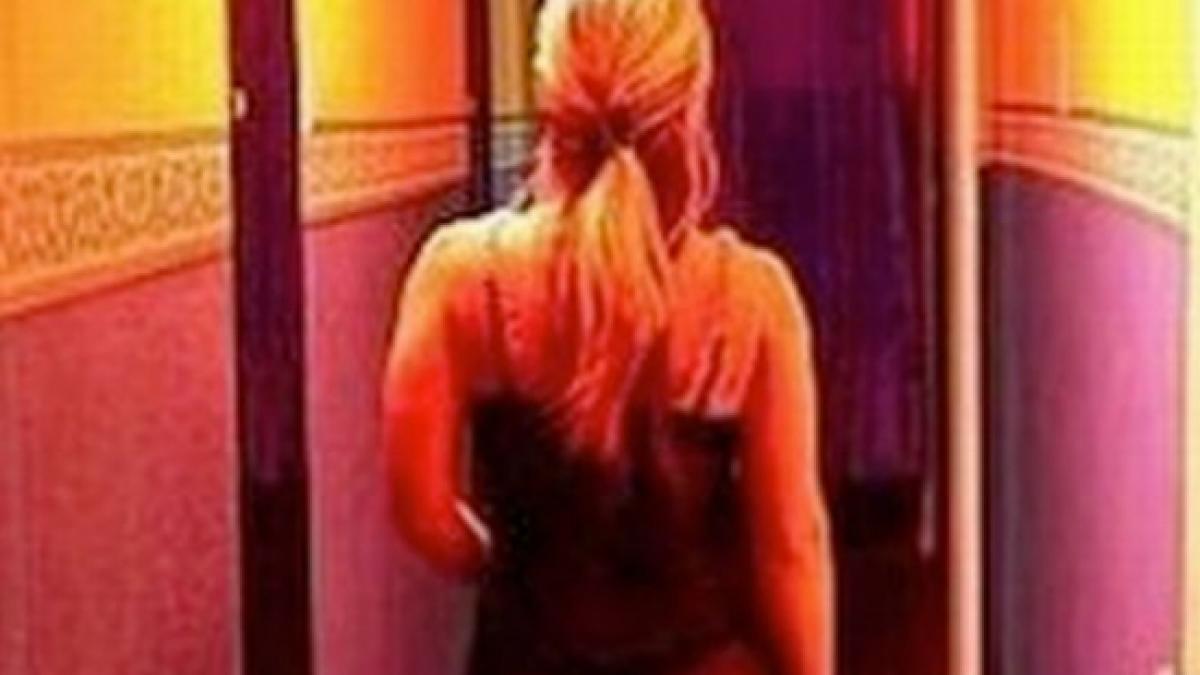 Peste 200 de românce, printre care şi minore, atrase să vină în Spania şi apoi obligate să se prostitueze