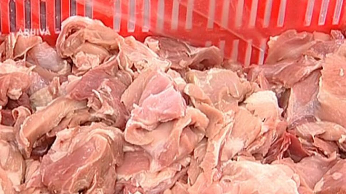 Dosarul mafiei cărnii. ANSVSA: Peste 13.500 kg carne, retrase de la vânzare