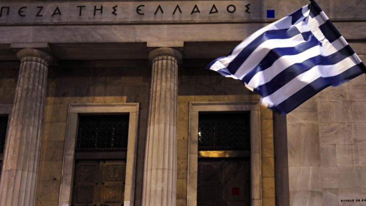 Alte concedieri în Grecia. 25% din angajaţii băncilor vor fi restructuraţi