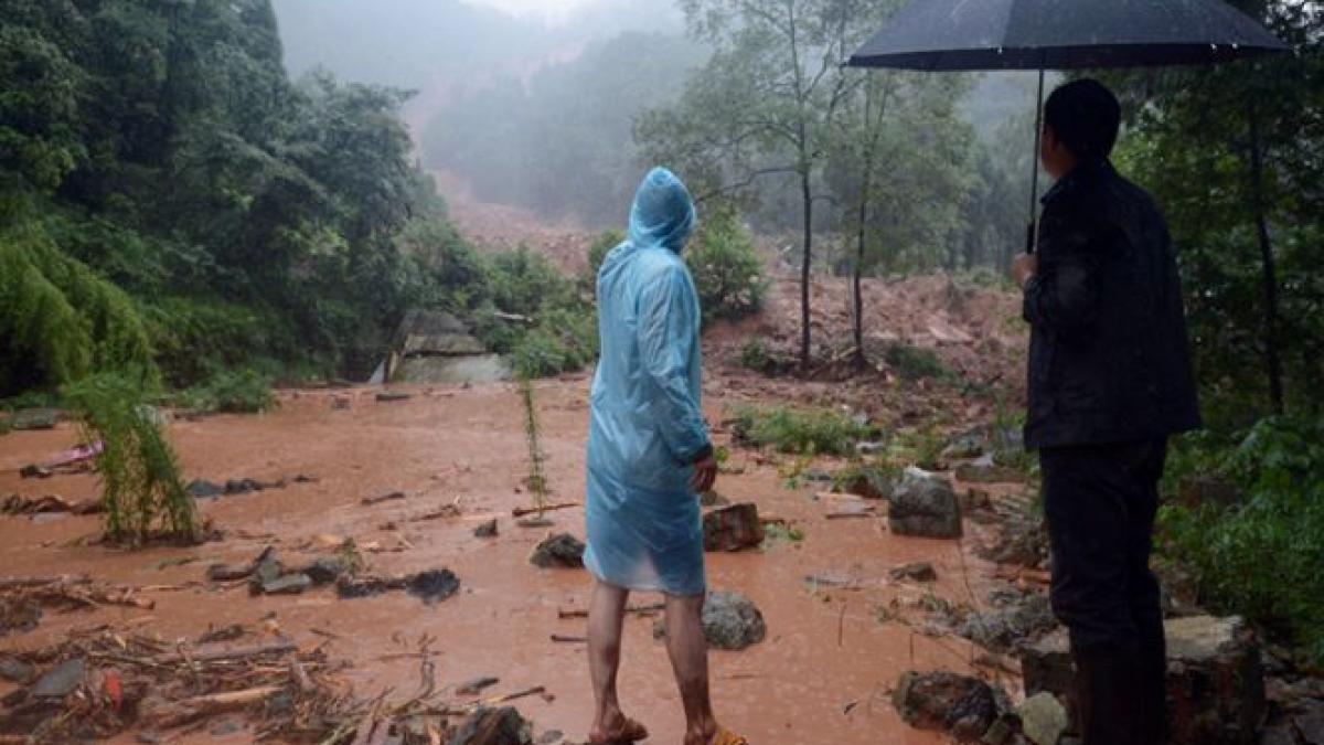 Japonia: Alunecările de teren au provocat pierderea a 35 de vieţi omeneşti