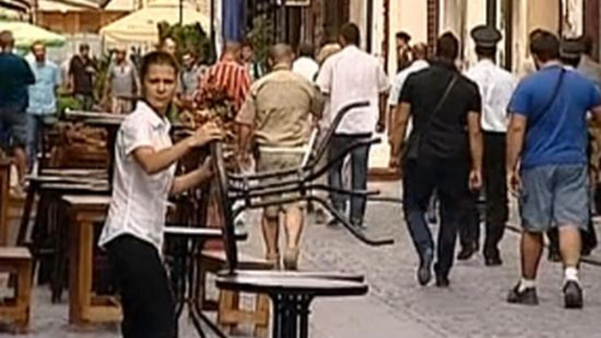 &quot;Îşi privea victimele fix în ochi&quot;. Ce a păţit un bărbat în Centrul Vechi din Capitală, după ce a fost sedus de un travestit