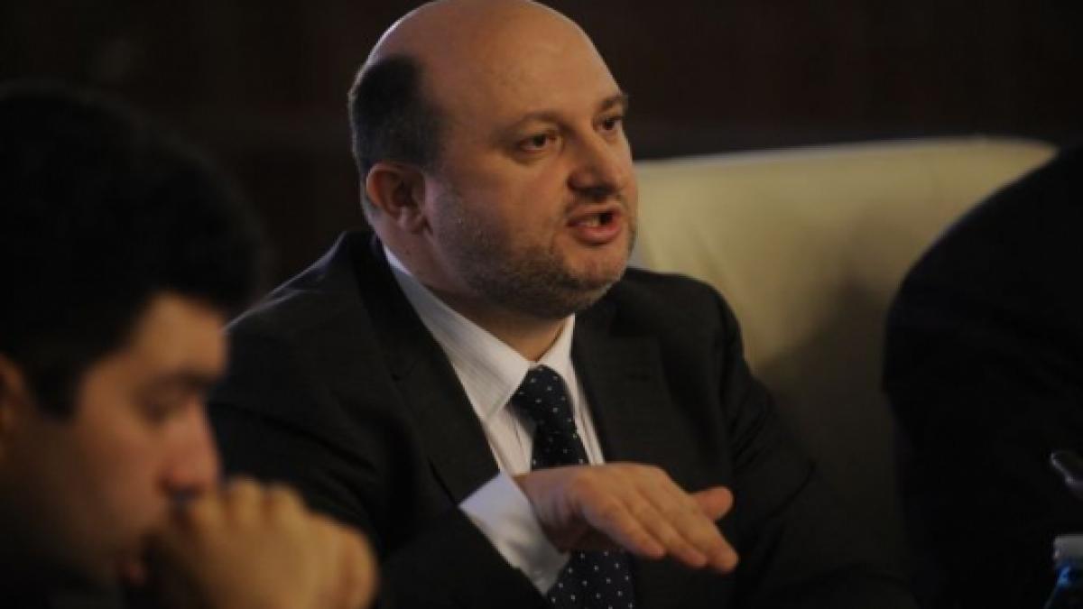 &quot;Reducerea CAS e un angajament clar&quot;. Ministrul de Finanţe şi-ar da demisia în cazul ratării acestui obiectiv