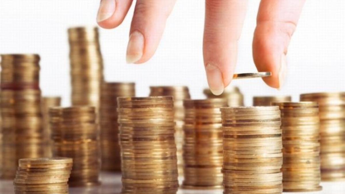 Noi taxe din 2014. Impozite locale în creştere cu 20%, taxe noi pe stâlpi, alei şi străzi