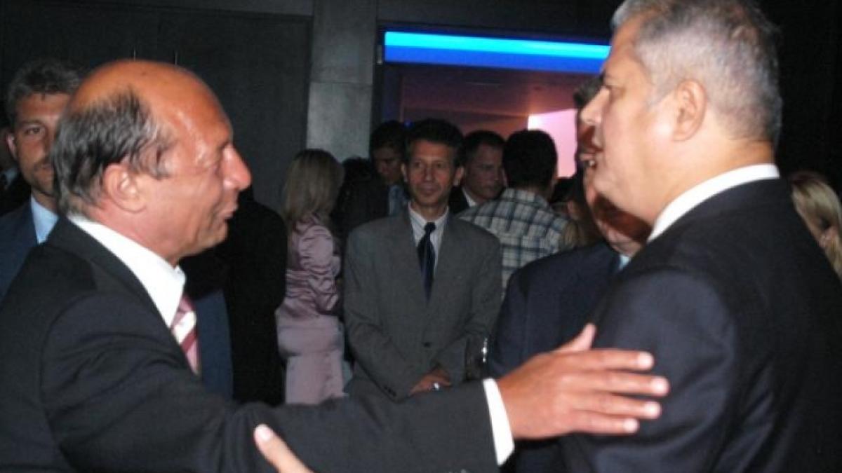 Adrian Năstase: Am o scrisoare a lui Traian Băsescu în care spune că îi este greaţă de el însuşi