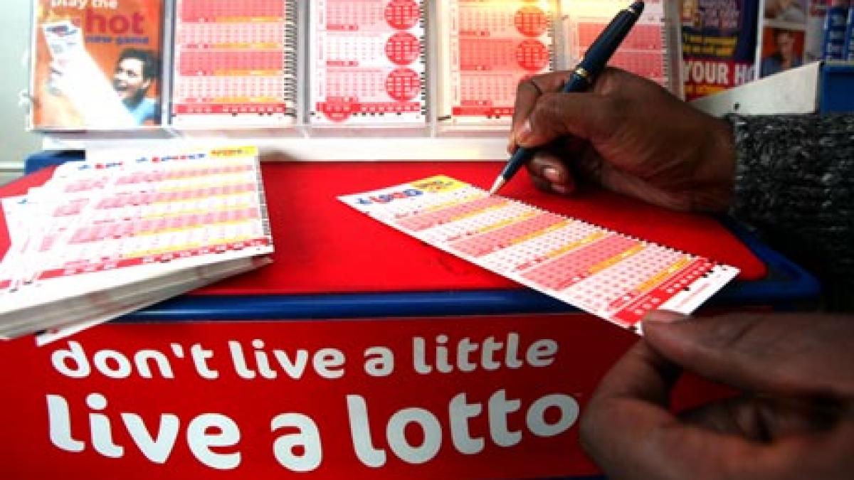 Un bătrân din Anglia a câştigat 8 MILIOANE de lire la Loto. Ce a făcut pe urmă a şocat o ţară întreagă