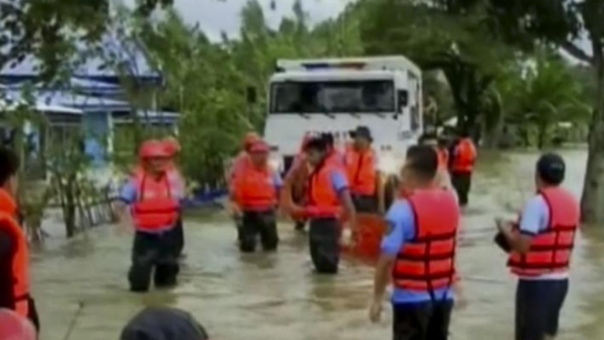 UPDATE. Crucea Roşie estimează peste 1.200 de morţi în urma taifunului din Filipine