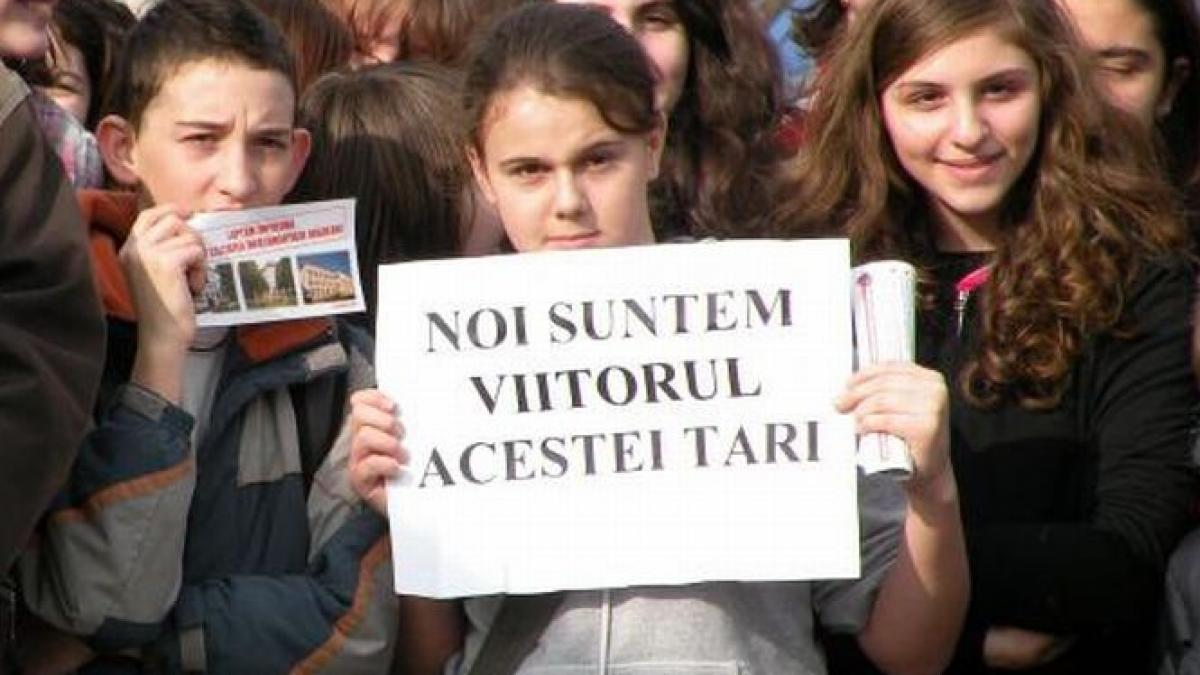 Elevii vor protesta faţă de subfinanţarea educaţiei