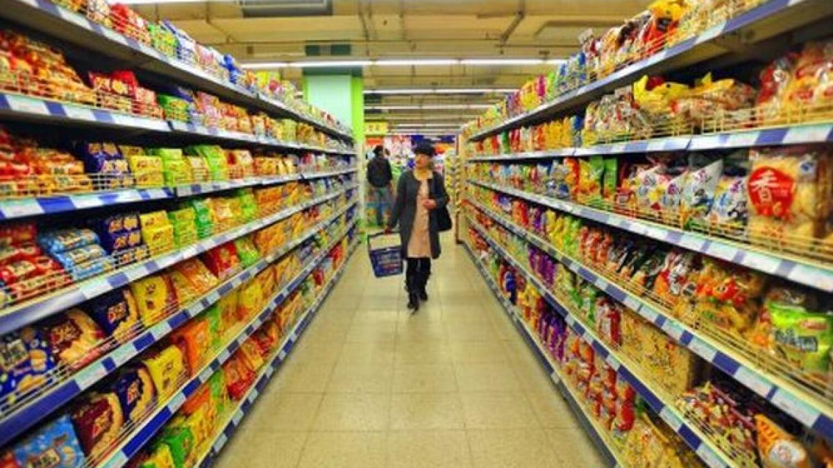 Alimentele care sunt aproape expirate ar putea să fie vândute la preţuri reduse