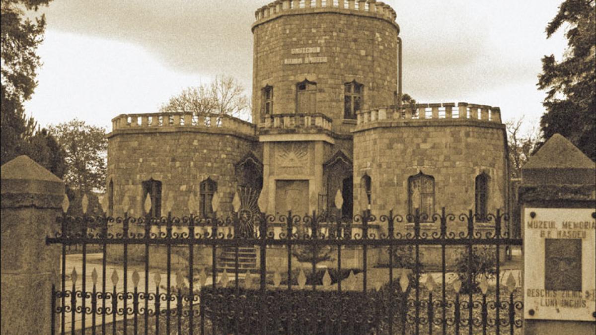 Locul plin de MISTER din România pe care oamenii l-au uitat. Vezi ce poveste IMPRESIONANTĂ se ascunde în spatele acestui castel