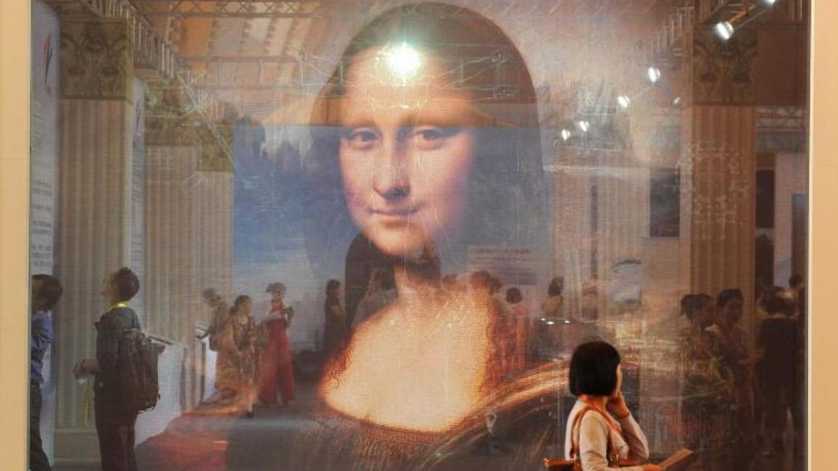 Mona Lisa, RASĂ PE CAP în scopuri umanitare: &quot;O tumoare schimbă viaţa. Nu şi valoarea ei&quot;