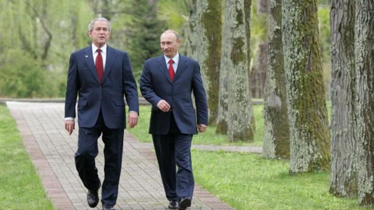 George W. Bush: &quot;Putin este un ţar, dar este prost informat&quot;