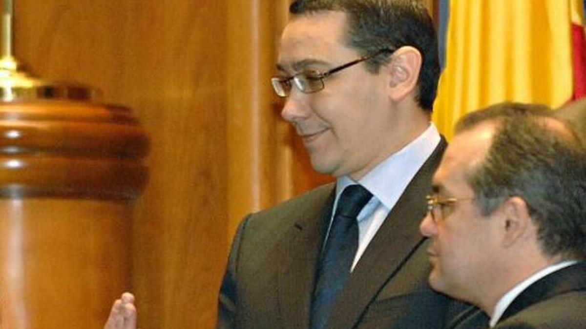 Premierul Victor Ponta şi Emil Boc au mers cu acelaşi avion la Bruxelles