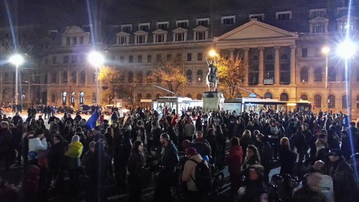 UPDATE. Protestatarii continuă marşul pe străzile din centrul Capitalei