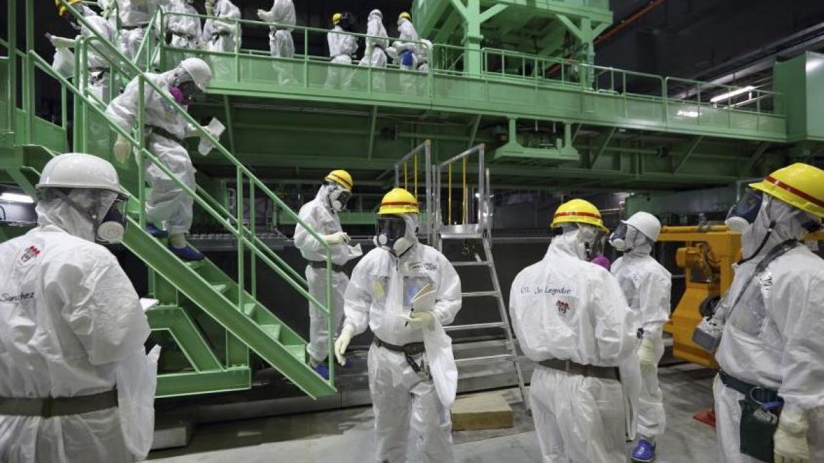 Japonia: TEPCO a început operaţiunea de scoatere a combustibilului nuclear de la Fukushima