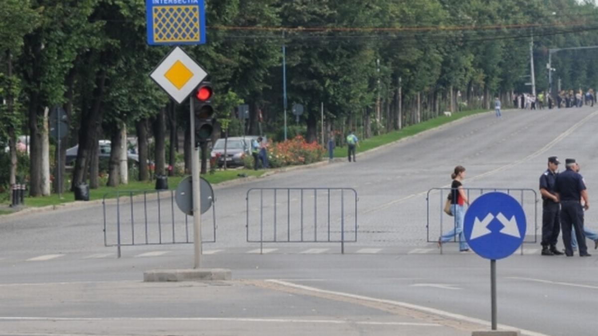 Trafic rutier restricţionat de la ora 15.00, pentru meciul România-Grecia. Vezi zonele afectate şi rutele ocolitoare