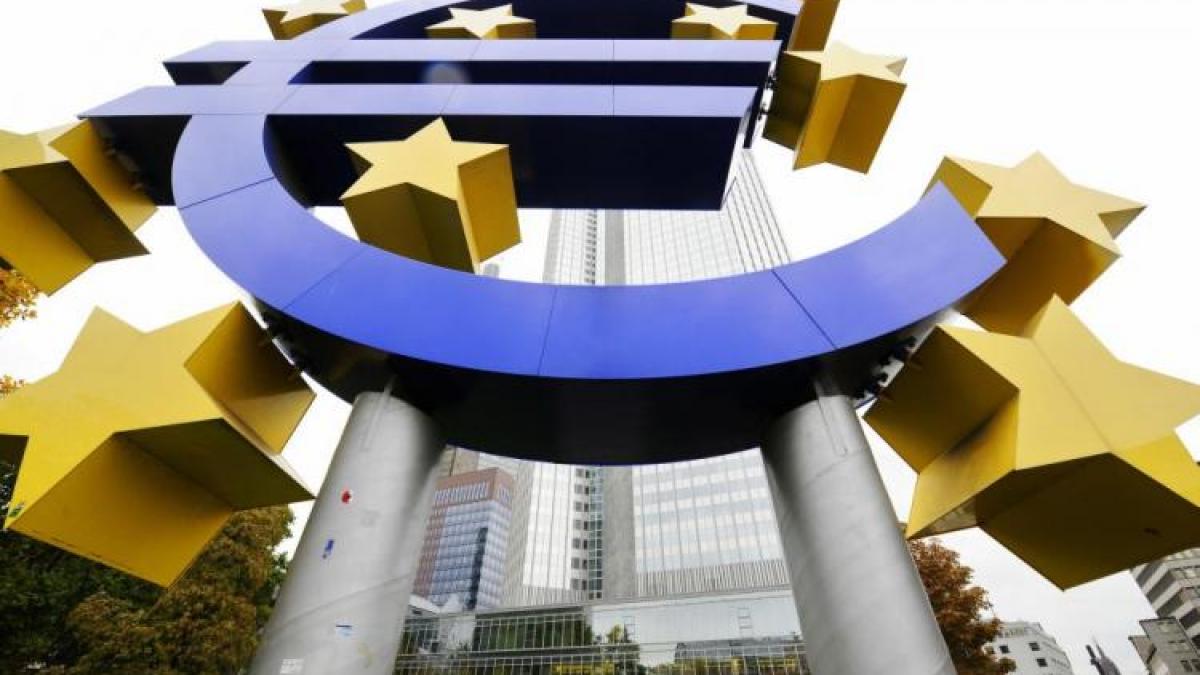 Când va adera România la zona euro. Anunţul, făcut de analiştii economici