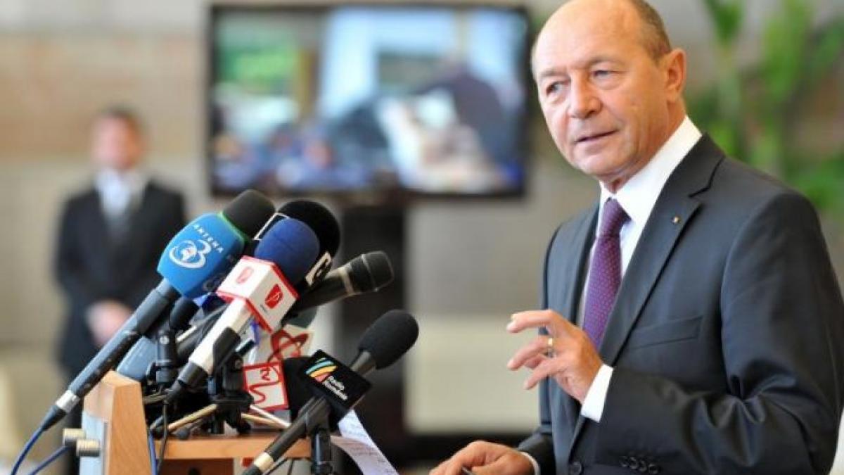 Băsescu cere Parlamentului reexaminarea Legii care permite majorarea indemnizaţiilor în companiile de stat