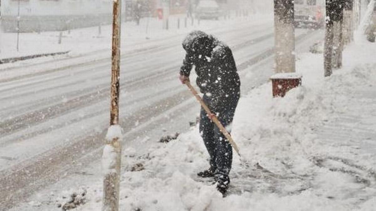 VIN ZĂPEZILE. Meteorologii ar putea emite COD GALBEN de NINSOARE săptămâna viitoare