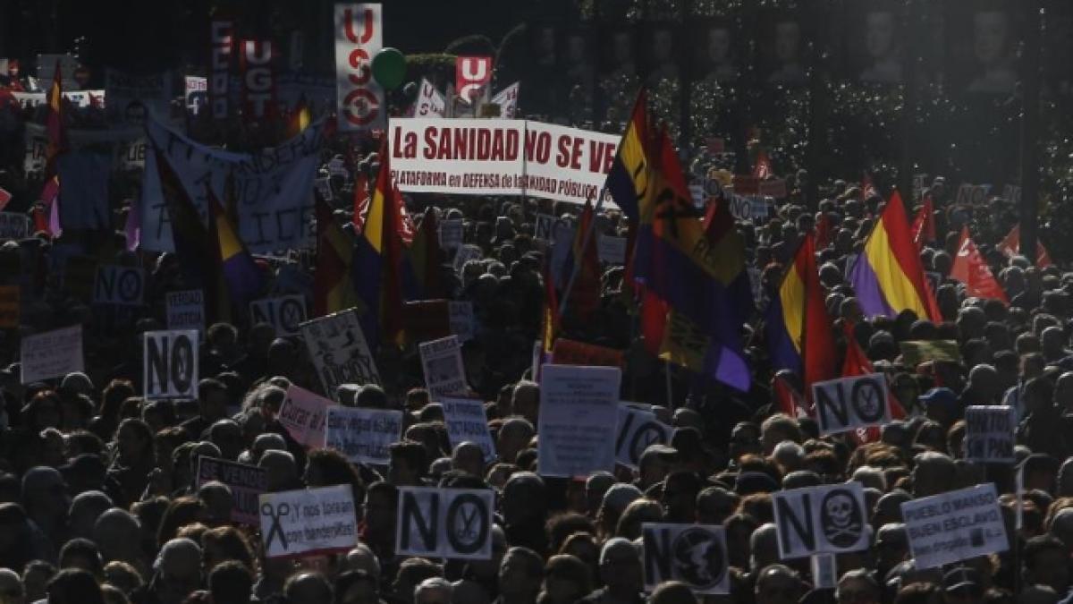 Politica de austeritate a Guvernului spaniol a scos MII DE OAMENI pe străzile Madridului