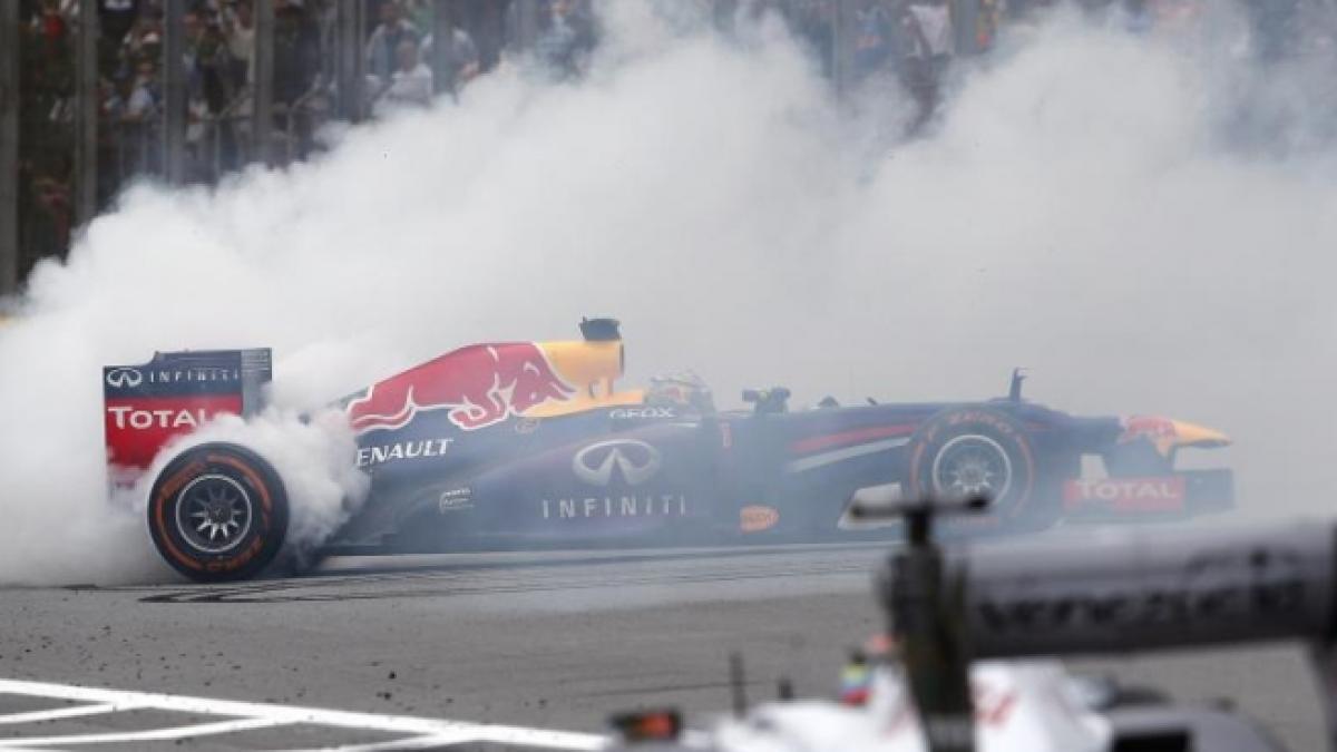 Sebastian Vettel câştigă MP al Braziliei şi egalează recordul lui Ascari