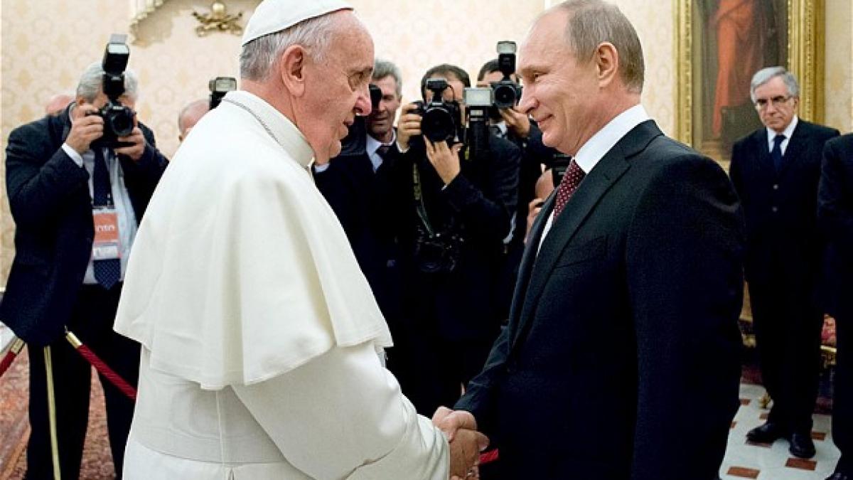 Întâlnire istorică la Vatican. Putin a discutat cu Papa, dar a făcut un gest ŞOCANT la plecare