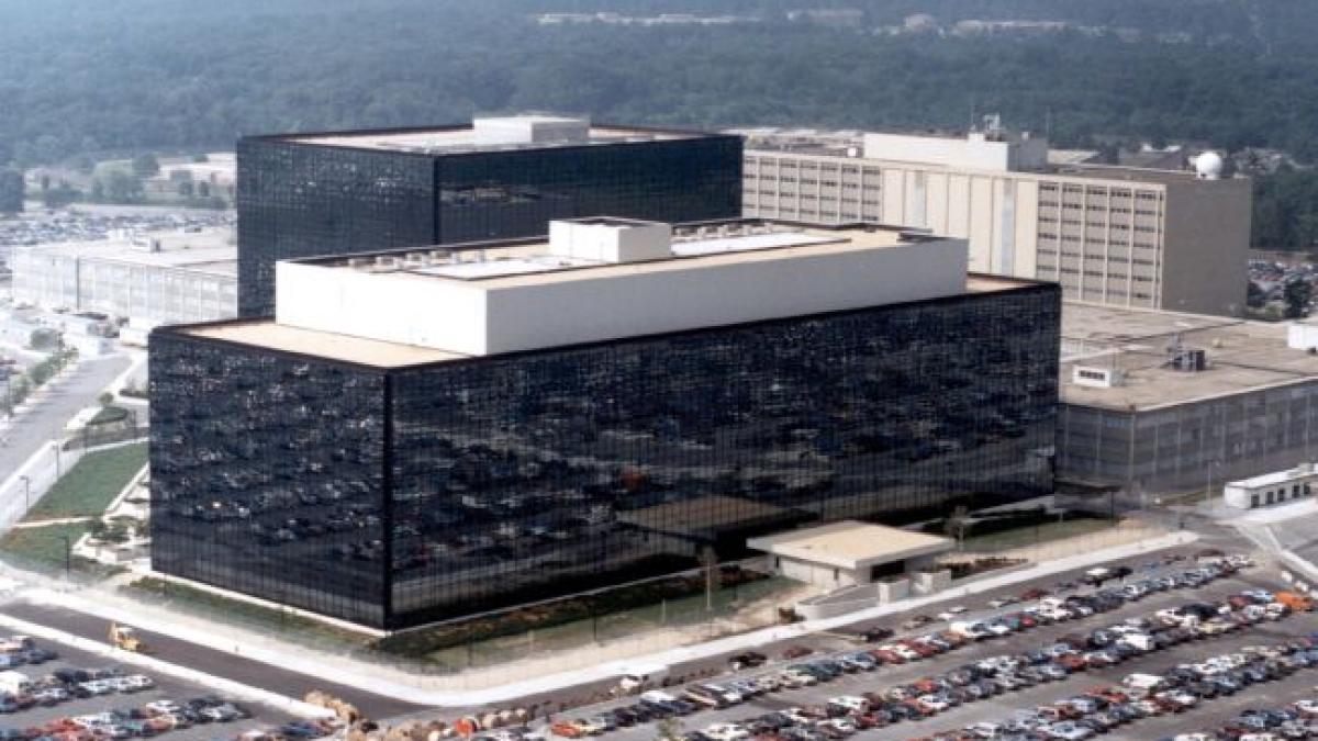 NSA s-a conectat la cablurile de fibră optică folosite de Yahoo și Google