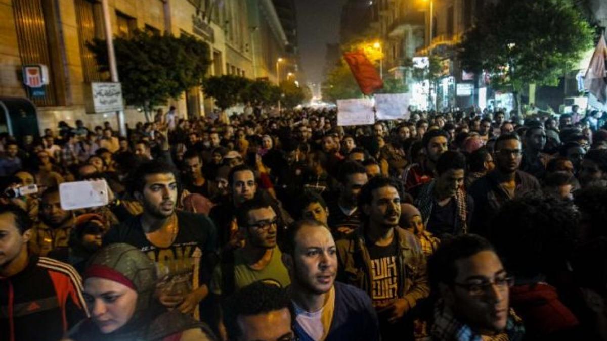  Protest pentru libertate la Cairo. Mii de oameni au ieşit în stradă