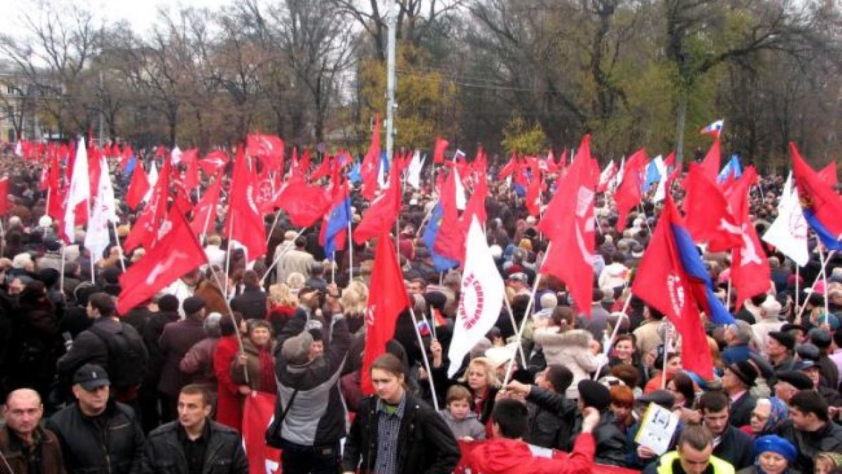 Comuniştii din Republica Moldova protestează faţă de acordurile cu UE