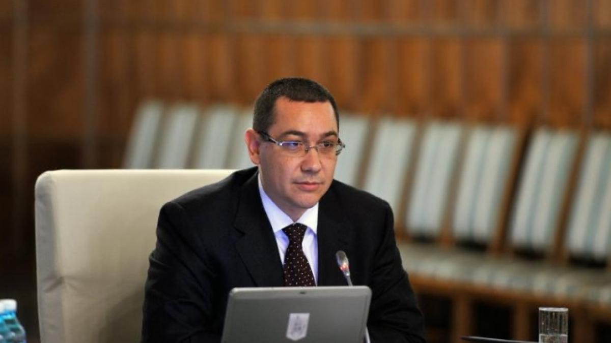 Victor Ponta: Îmi doresc să privim spre viitor, să depăşim ura şi dezbinarea. La mulţi ani, România!