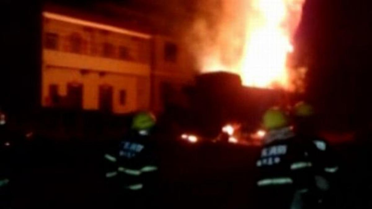 Opt tone de artificii au luat foc într-o provincie din sudul Chinei, în urma unui accident de circulaţie