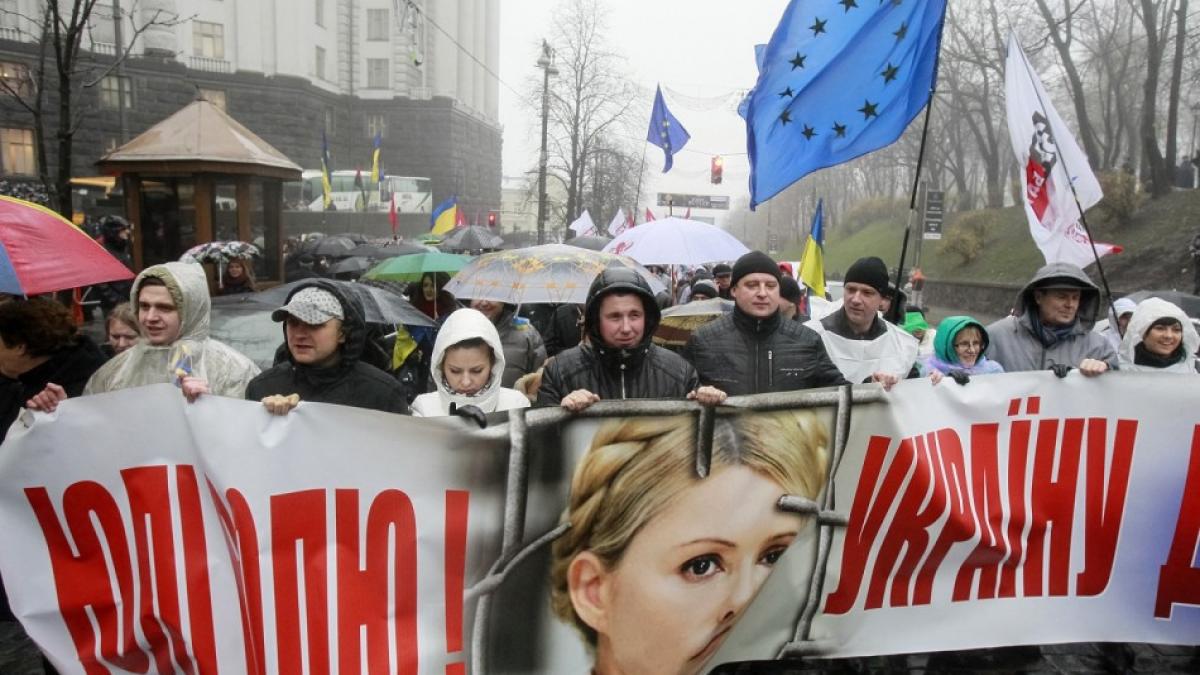 Scenarii pentru Ucraina. Cine l-ar putea înlocui pe premierul Azarov