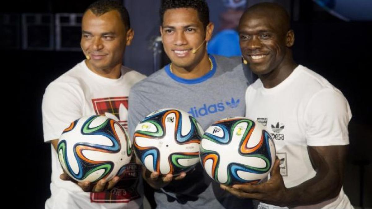 Brazuca, mingea oficială a Cupei Mondiale din 2014