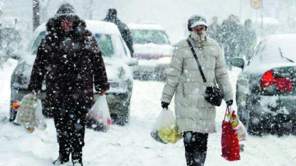 A intrat în vigoare codul galben de ninsori. Jumătate din ţară, afectată de viscol şi precipitaţii