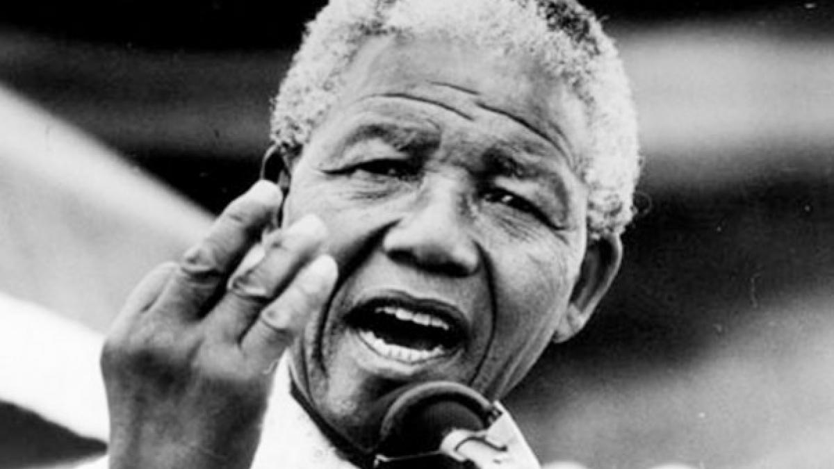 Gestul impresionant pe care cele mai puternice state ale lumii l-au făcut la aflarea veştii morţii lui Nelson Mandela. &quot;Voi face totul să învăţ de la el&quot;