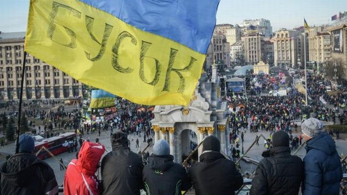 Protestatarii ucrainieni au blocat intrările palatului prezidenţial din Kiev