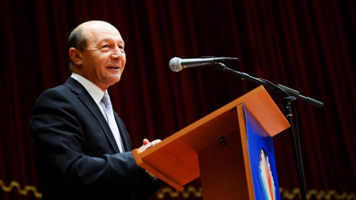 Băsescu a promulgat creşterea pensiilor. Din 2014, pensiile se măresc cu 3,76%