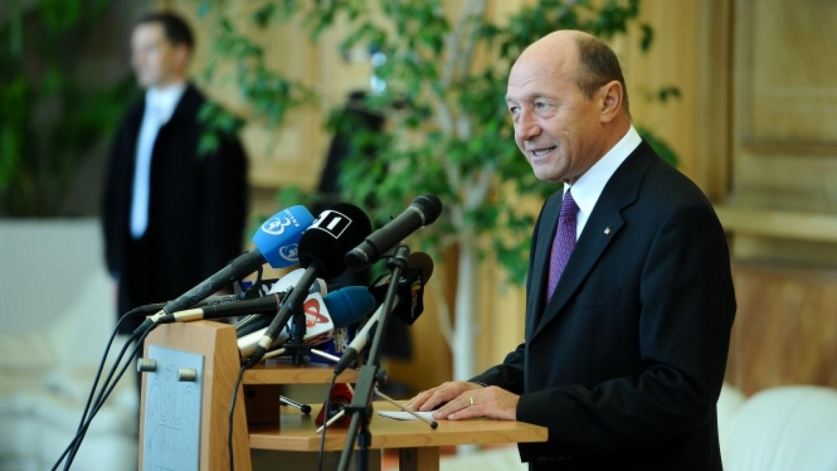 Băsescu, despre declaraţia ministrului Culturii privind banii pentru bolnavii de HIV: Este greşită