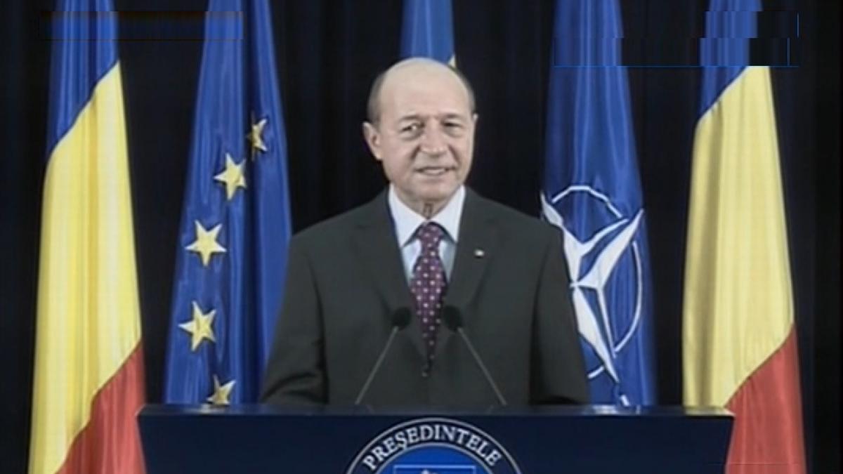 Băsescu: Voi încerca o înţelegere cu Ponta pe buget. Nu mă satisface amânarea accizei la motorină