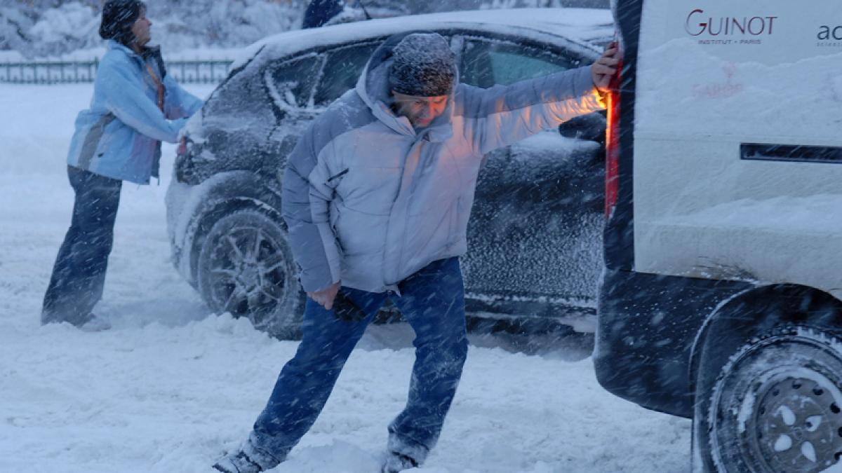 COD GALBEN de ninsori şi VISCOL. Vine GERUL peste România. Prognoza meteo pe următoarele două săptămâni