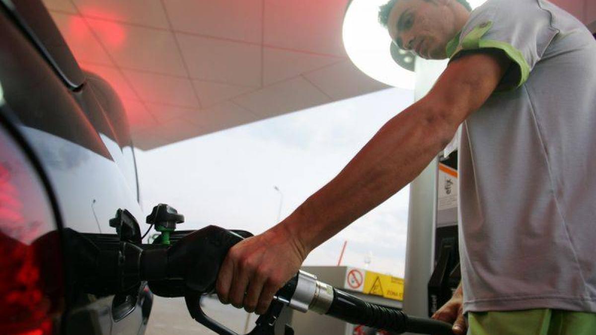 Benzina a sărit de 6 lei. Companiile petroliere s-au grăbit cu scumpirile