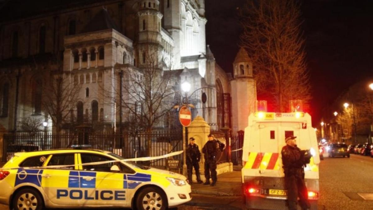 EXPLOZIE în centrul oraşului Belfast. Sute de persoane au fost EVACUATE