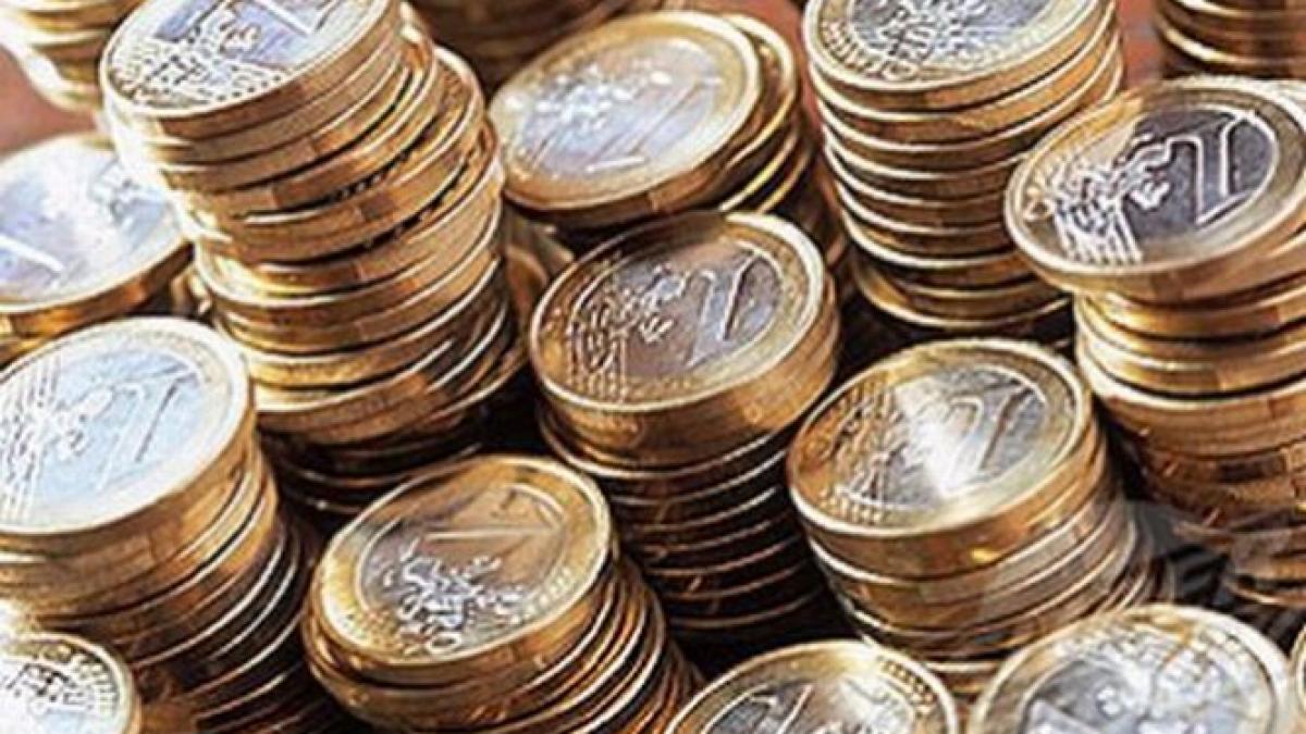 Leul, în scădere faţă de euro şi dolar. Vezi cursul BNR