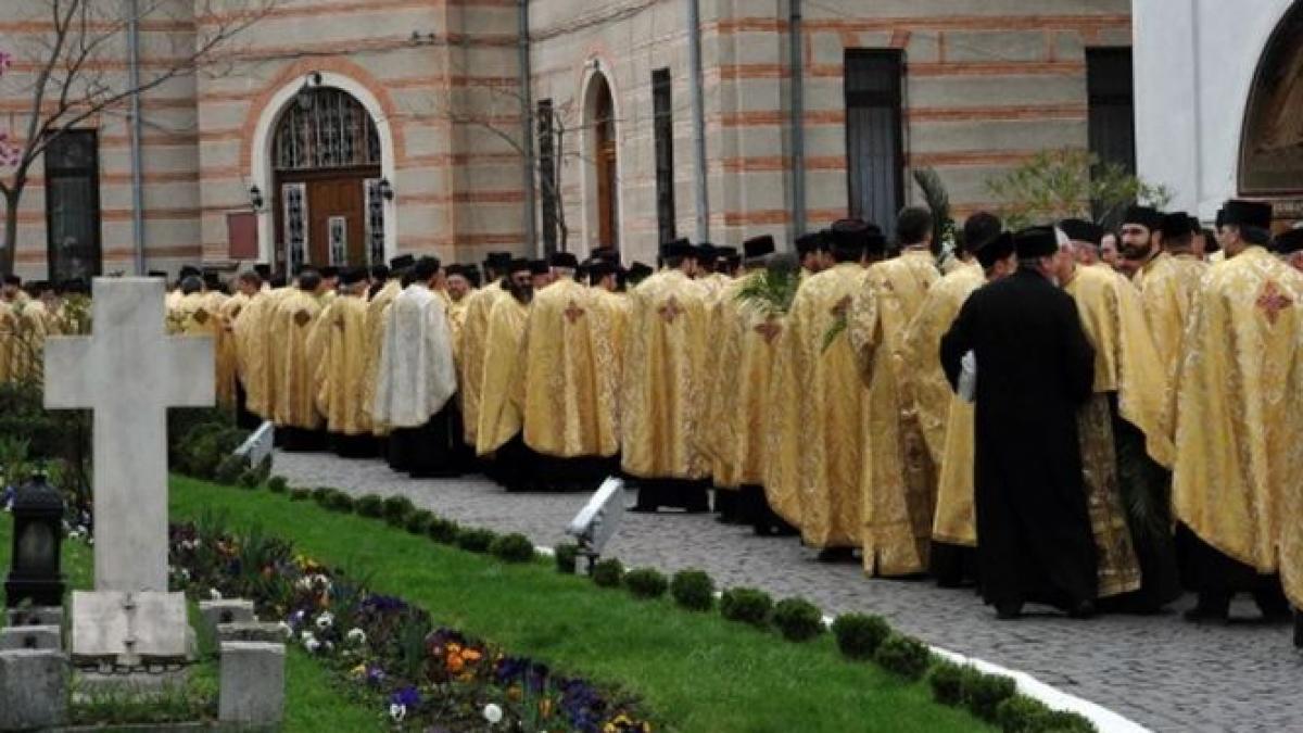 &quot;Bir asupra localnicilor&quot;. Patriarhia cere donaţii Primăriilor, printr-o scrisoare semnată de Daniel