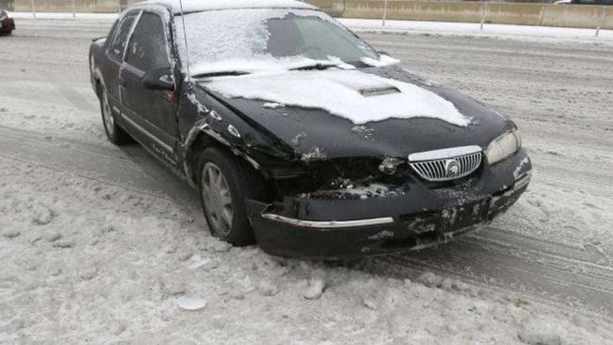 ACCIDENTE rutiere în lanţ aproape de Belgrad. 2 persoane AU MURIT, 20 au fost rănite