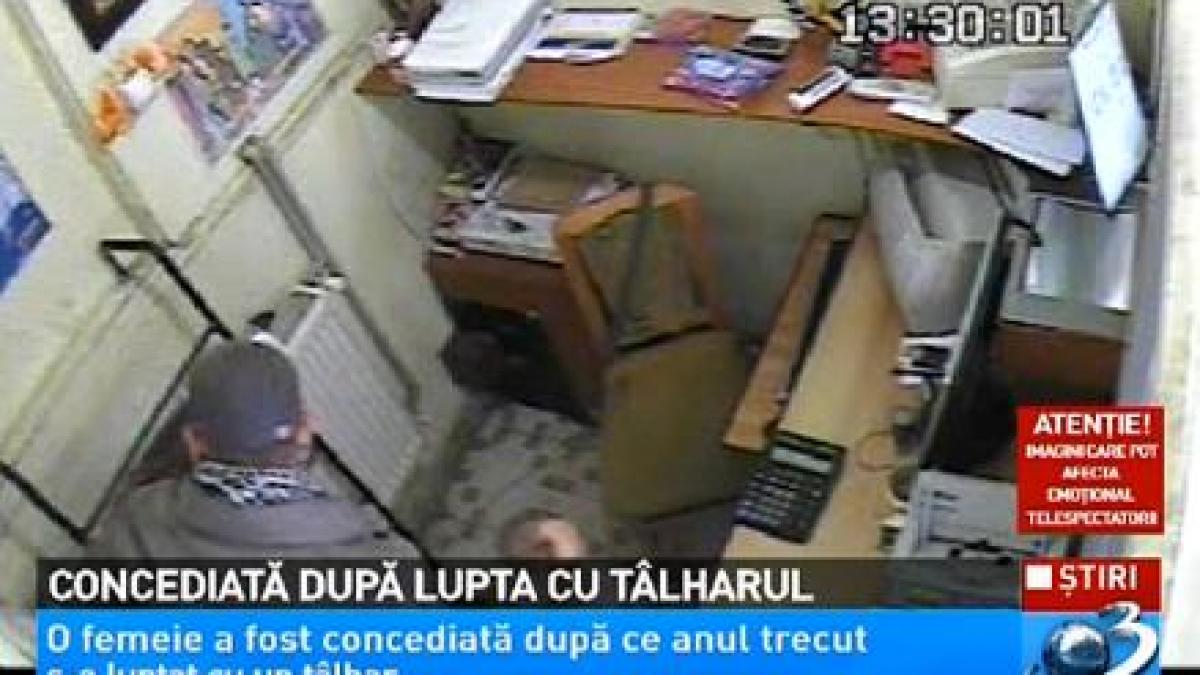 Şi jefuită, şi concediată. O femeie a rămas fără serviciu în preajma Crăciunului, după ce anul trecut s-a luptat cu un hoţ