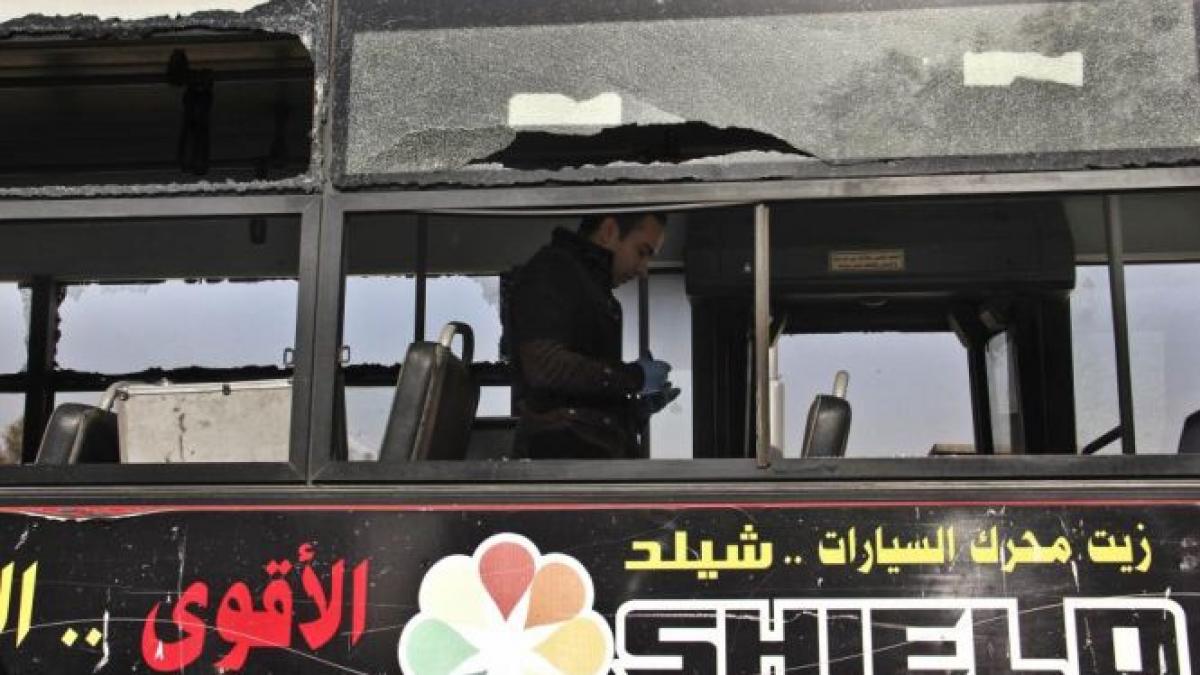 Cinci persoane rănite în urma unui atentat cu bombă asupra unui autobuz la Cairo