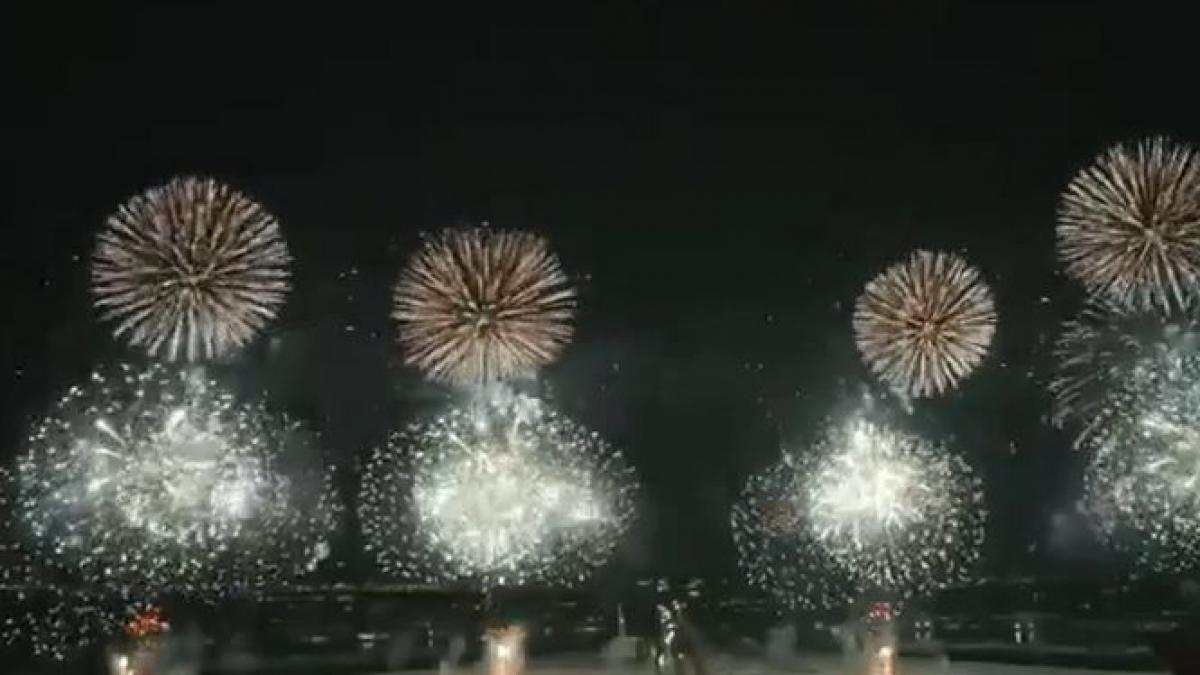 Record mondial de artificii în Dubai. Mii de oameni s-au bucurat de spectacol