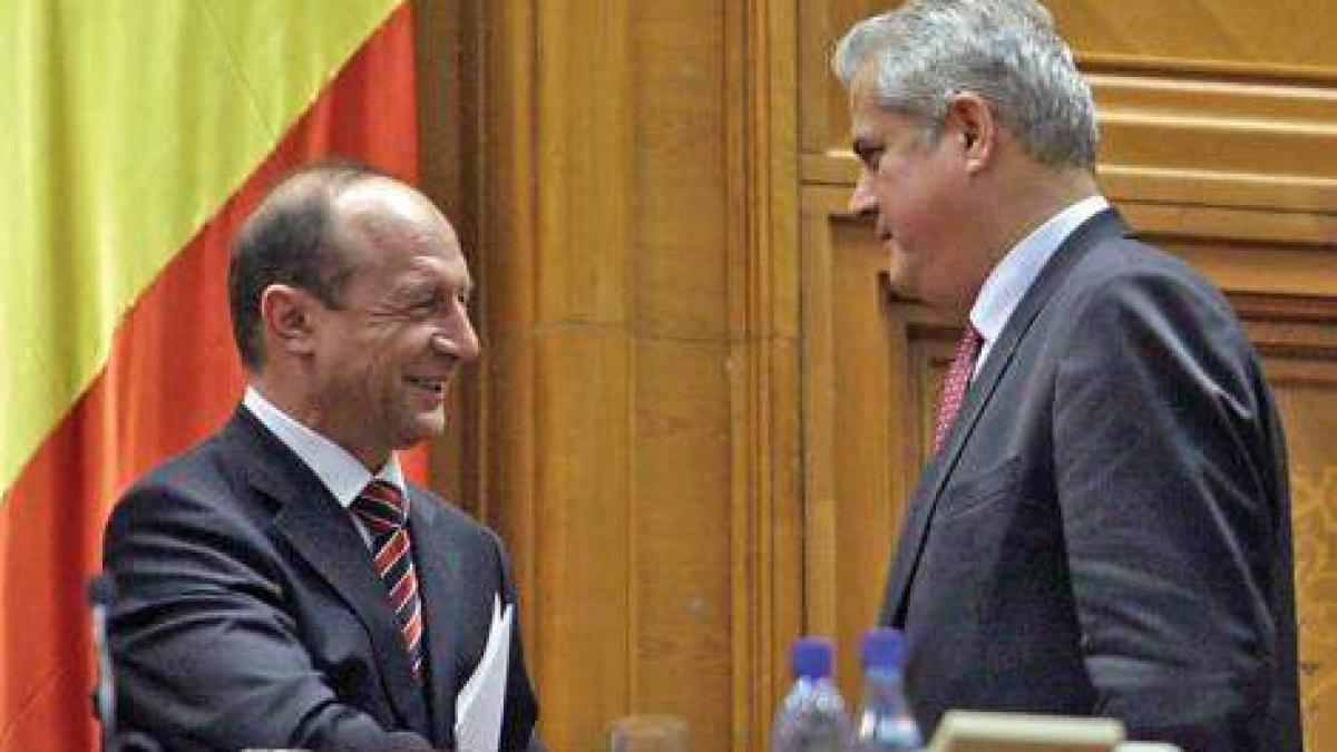 &quot;Năstase, care ne-a băgat în UE, merge la închisoare, Băsescu, care ne-a băgat în CRIZĂ, nu!&quot;